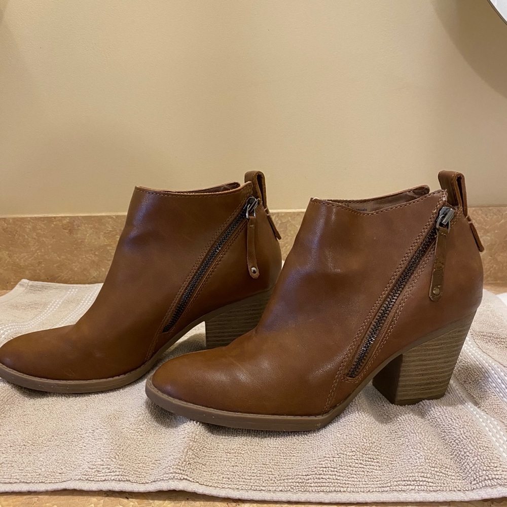 Dolce Vita Caramel Booties